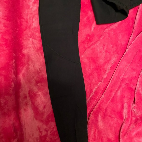 Lululemon pant - Picture 4 of 5